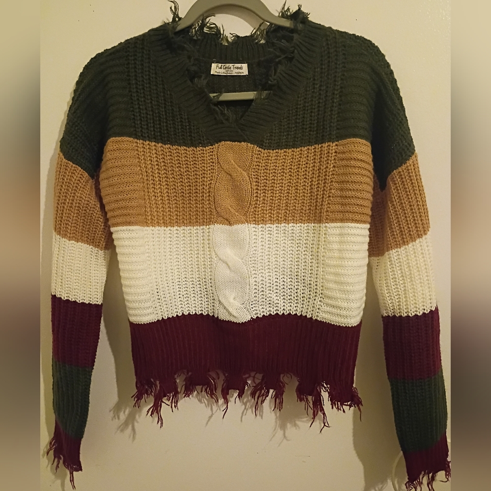 Full Circle Trends Cozy V-Neck Fringed Sweater‎ Sz M